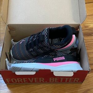 Size 3 NWT PUMA Kids' Multicolor Sneakers
